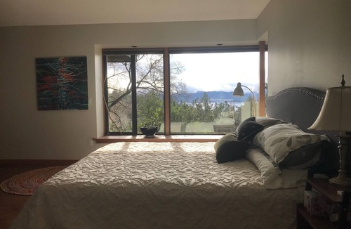 Salt Spring Island Cabin | Beautiful, Serene 1 - 2 Bedroom Salt Spring Suite With a South-Western View