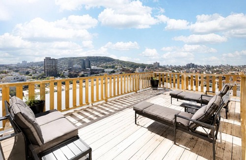 Milton Park Apartment | Beautiful Spacious 1br in the heart of vibrant downtown Montreal