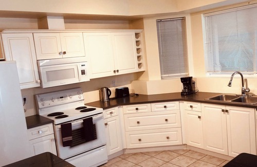 Anmore House | Beautiful Vacation suite in Vancouver, Anmore Area
