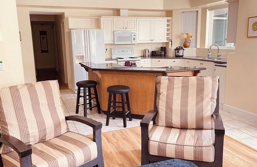 Anmore House | Beautiful Vacation suite in Vancouver, Anmore Area