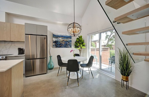 Pointe-Saint-Charles Condo | Beautifull Penthouse 2 bedrooms/2 bathrooms condo with private terrasse.