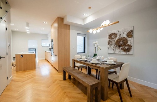 Leslieville House | Beautifully Designed 4BR House - Sleeps 8!