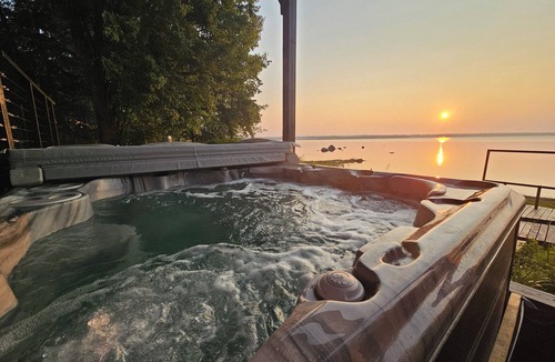Petawawa Cottage | Beautifully Designed Cottage
