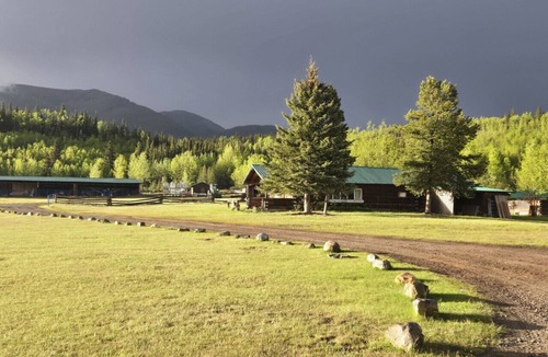 Buckinghorse River Cabin | Beaver Cabin at Sikanni Ranch