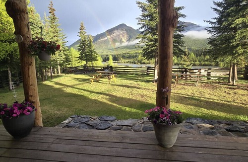 Buckinghorse River Cabin | Beaver Cabin at Sikanni Ranch