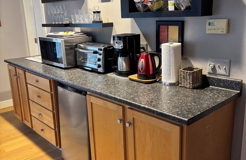 Mount Desert Apartment | Beech Hill Studio, Dogs and Children Friendly on lovely Mount Desert Island.