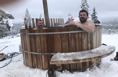 Invermere House | Best Cozy Barn in the Canadian Rocky Mountains with private Hot Tub + bon fires
