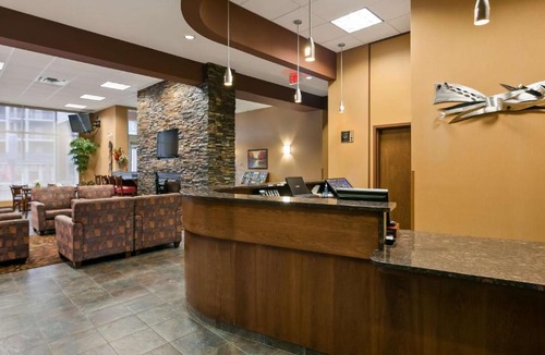 Sylvan Lake Hotel | Best Western Plus Chateau Inn Sylvan Lake
