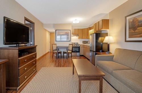 Sidney Hotel | Best Western Plus Emerald Isle Hotel