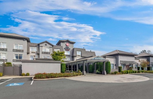 Pitt Meadows Hotel | Best Western Plus Pitt Meadows Inn & Suites
