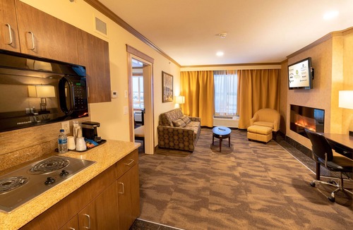 Camrose Hotel | Best Western Plus Rose Country Hotel