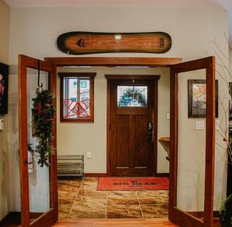 Revelstoke House | Big Bear Chalet and spa