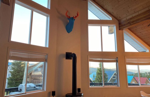 Courtenay Ski Chalet | Big Blue Chalet