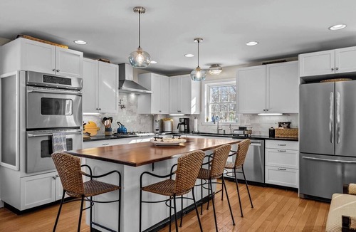 Haversham House | Big Family Westerly House w/Beach Parking Pass