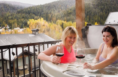 Sun Peaks House | Bike Park & Golf | Hot Tub · Arcade · Sleeps 7