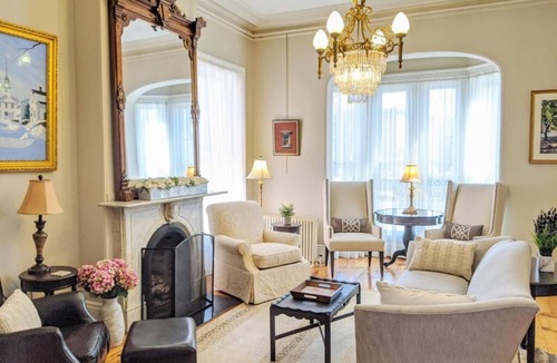 West End Bed & Breakfast | Blind Tiger Portland – Carleton Street