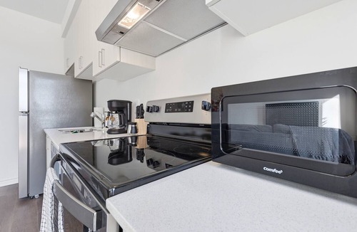 Courtice House | Blossom Nest - 4 Beds, 2.5 Baths, 3 Park