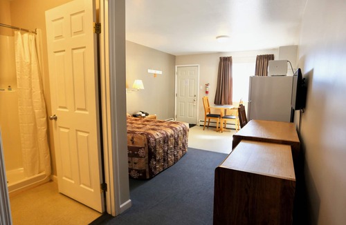 Fort Nelson Hotel | Blue Bell Inn