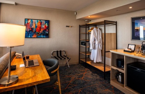 Downtown Vancouver Hotel | Blue Horizon Hotel