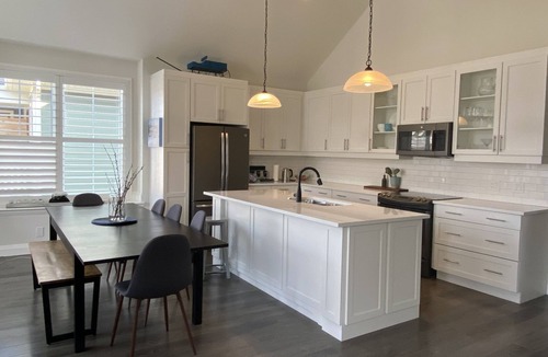 Glen Huron House | Blue mountain view, 4 bedroom home, steps to the village.