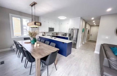 Grand Bend House | Blue Pearl Tri-Level 5 Bedroom 2 Kitchen Beach Haven Home in Grand Bend Ontario