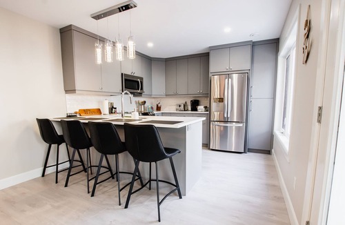 Grand Bend House | Blue Pearl Tri-Level 5 Bedroom 2 Kitchen Beach Haven Home in Grand Bend Ontario