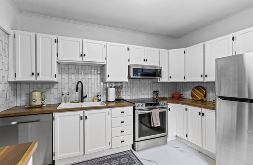Downtown St. John's House | Blue Wood House 3BR Fire Pit Parking Space Pets Ok