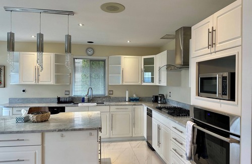 Regional District of Nanaimo House | Blueback Beach Family Stay Ocean View