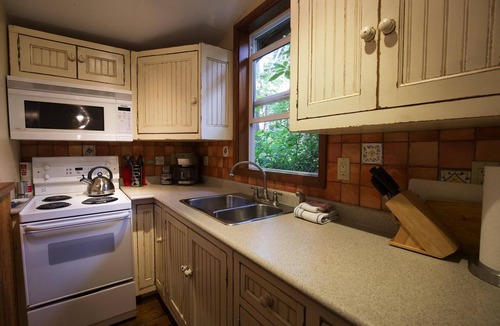 Tofino Cabin | Book your Chesterman Beach Cottage 90 feet to the Beach today!