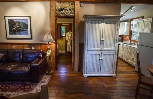 Tofino Cabin | Book your Chesterman Beach Cottage 90 feet to the Beach today!