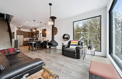 Northern Bruce Peninsula House | Borchardt Lookout | Modern Escarpment Retreat