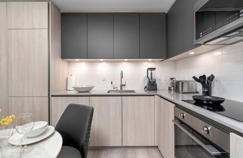 Toronto Entertainment District Apartment | Boutique 1BR Basement Suite Sleeps 3 Parking