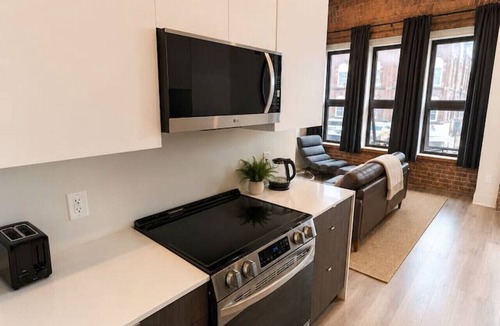 Renfrew Bed & Breakfast | Boutique Suite in Historic Downtown Renfrew