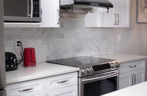 Sunnyside House | Bow River Retreat:Single Room w/Shared Amenities