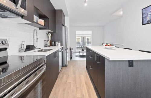 Fleetwood House | Brand New 4BD Modern Townhouse!