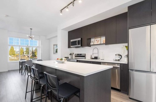 Fleetwood House | Brand New 4BD Modern Townhouse!