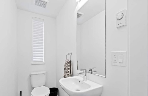 Fleetwood House | Brand New 4BD Modern Townhouse!