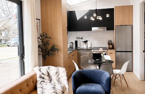 Kitsilano House | Brand New Air Conditioned Kitslano Retreat