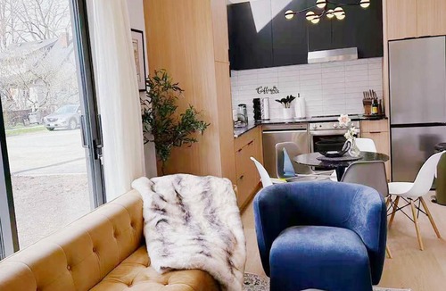 Kitsilano House | Brand New Air Conditioned Kitslano Retreat