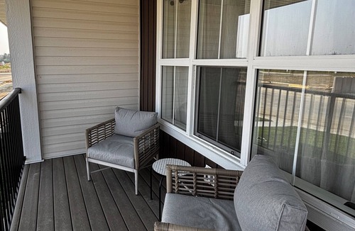Markerville House | Brand New Beautiful Duplex Near the Lake!