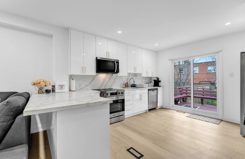 Lakeview House | Brand New Lakeside Retreat, Lakeshore Mississauga