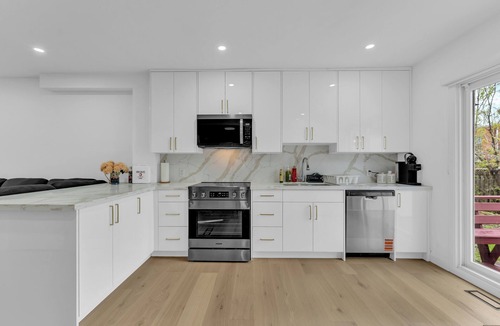 Lakeview House | Brand New Lakeside Retreat, Lakeshore Mississauga