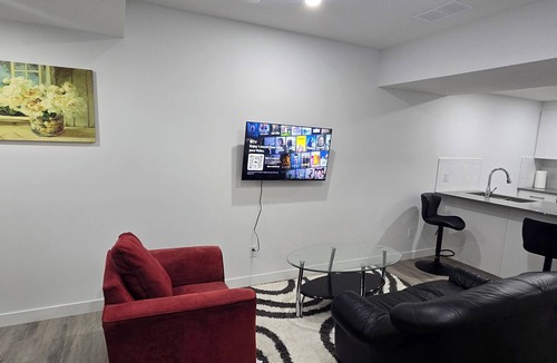 Northwest Edmonton House | Brand new legal basement suite in a quiet neighbourhood