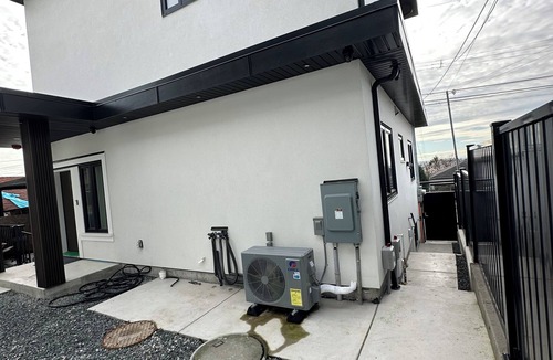 Sunset House | BRAND NEW MODERN 3BR LANEWAY HOUSE