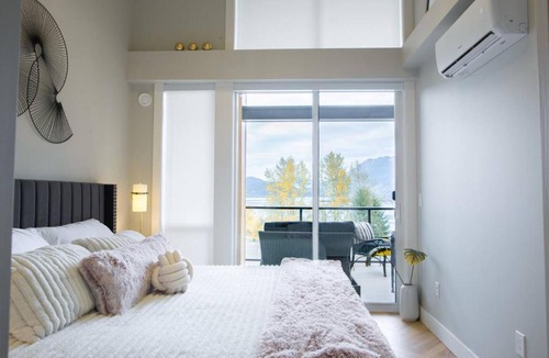 Harrison Hot Springs House | Brand New Penthouse with Lake and Mtn Views