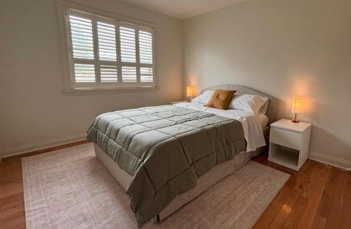 Maple Leaf Apartment | BRAND NEW Stylish 3BDR Home near Yorkdale Area and Rogers Stadium