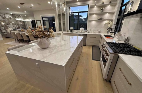 Guildford House | Brand New Stylishly Decorated Luxury Mansion with 7 Rooms in Fraser Heights