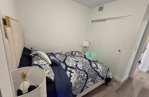 Crescent Heights Apartment | Breath Taking View-TopFloorPHaccess-DTskyline-2BR2WR-5Guest