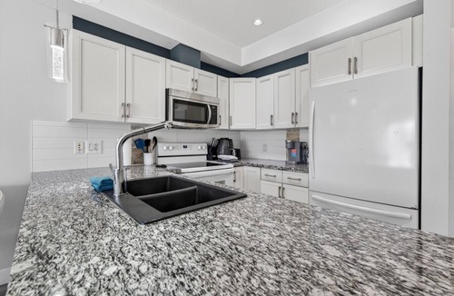 Central Okanagan Apartment | Bright 1 Bdrm at Amenity Rich Resort #102