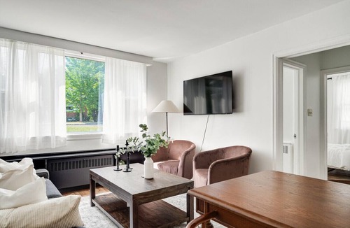 Sunnyside Apartment | Bright 2BR – Walk to Downtown Kingston & Lake!